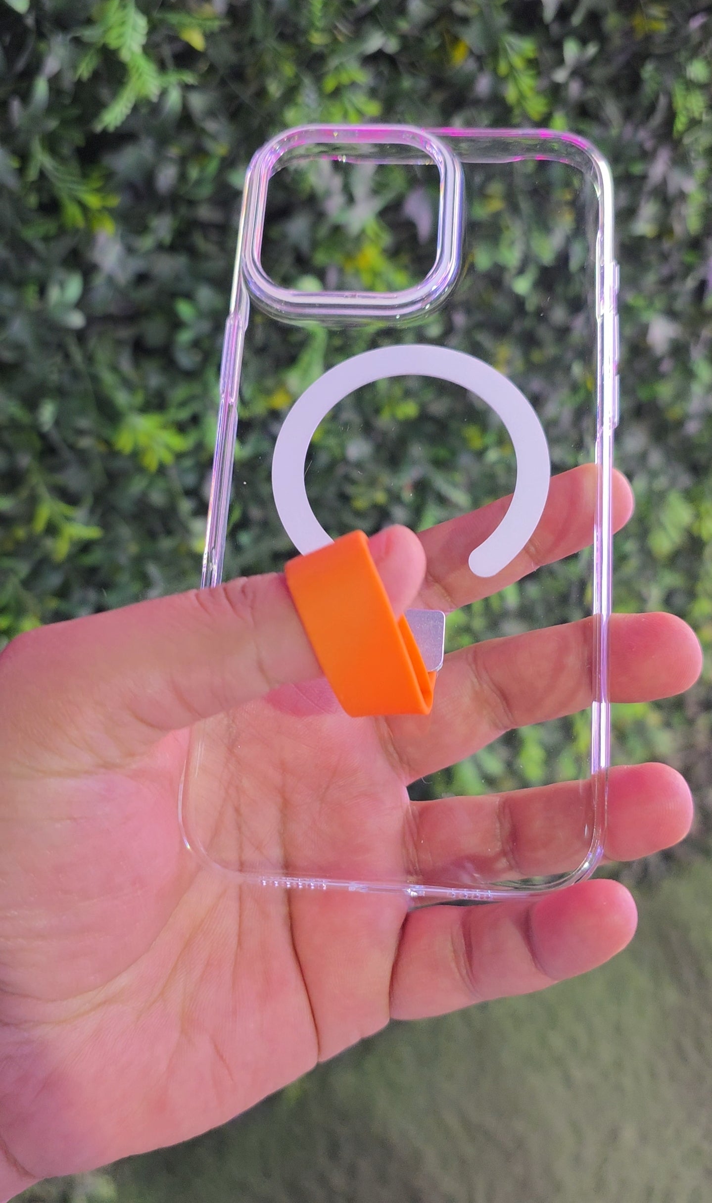 Transparent case with Macsafe