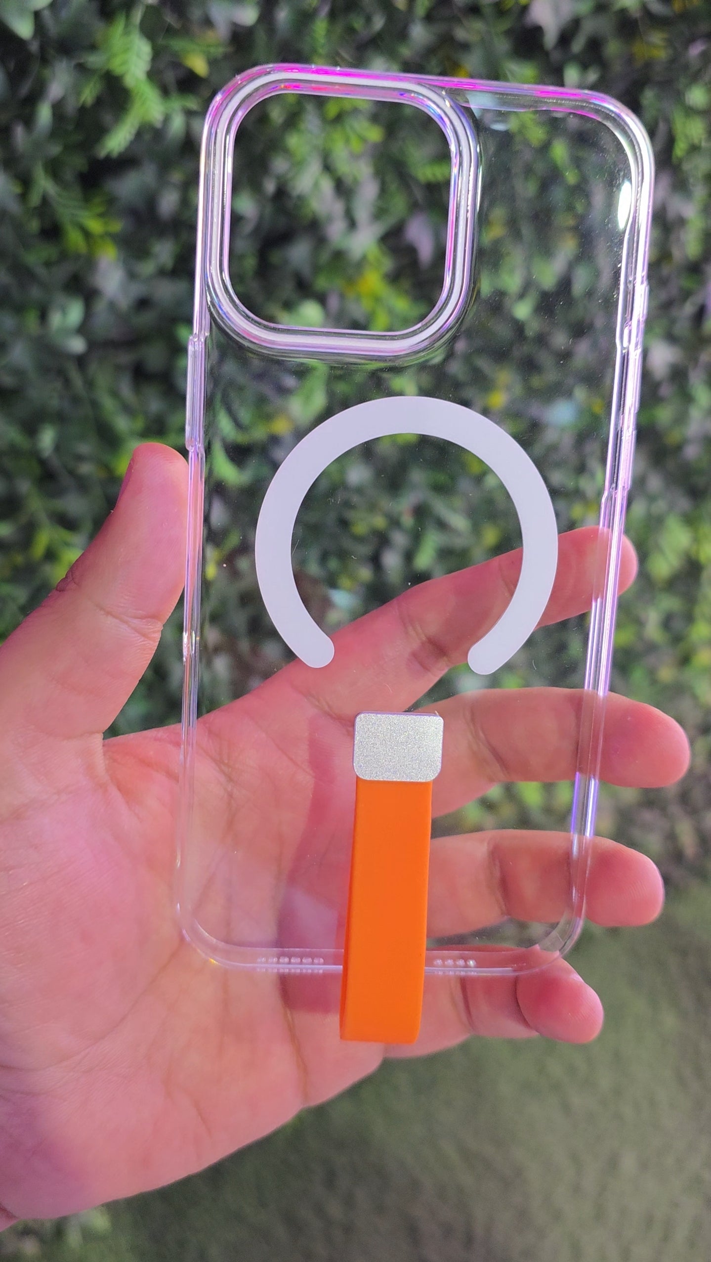Transparent case with Macsafe